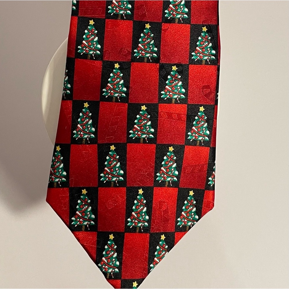 Hallmark Christmas Tree Necktie NWT